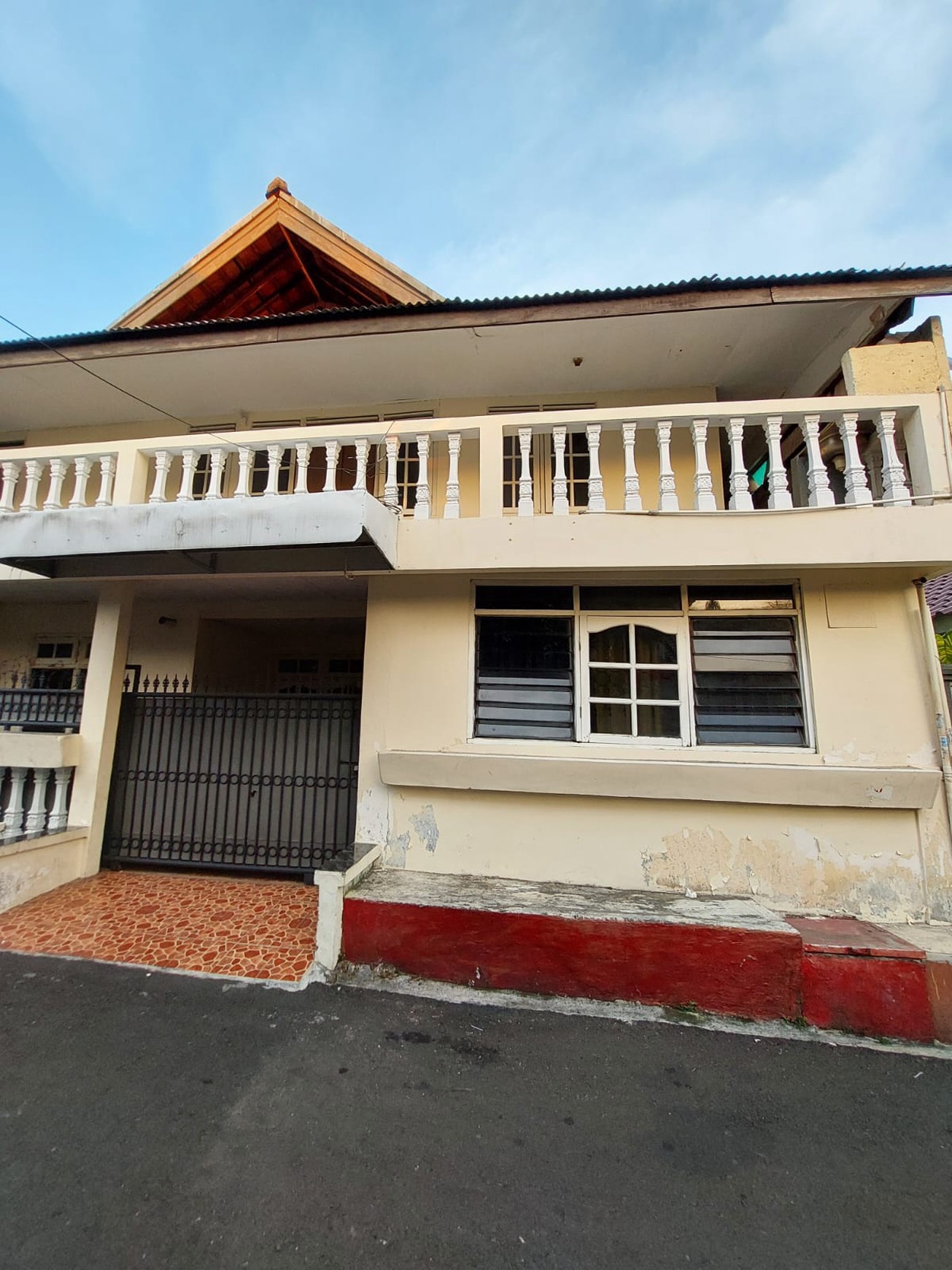 Rumah di Jakarta Selatan 2 Lantai Siap Huni sudah SHM