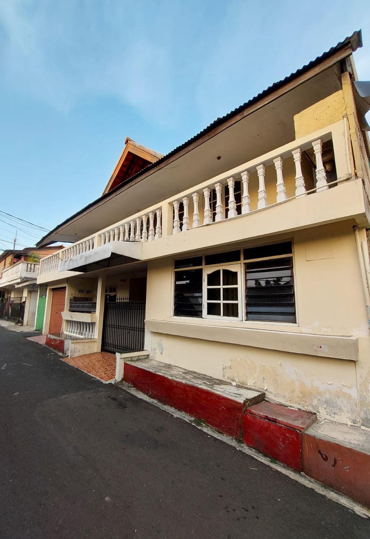 Rumah di Jakarta Selatan 2 Lantai Siap Huni sudah SHM