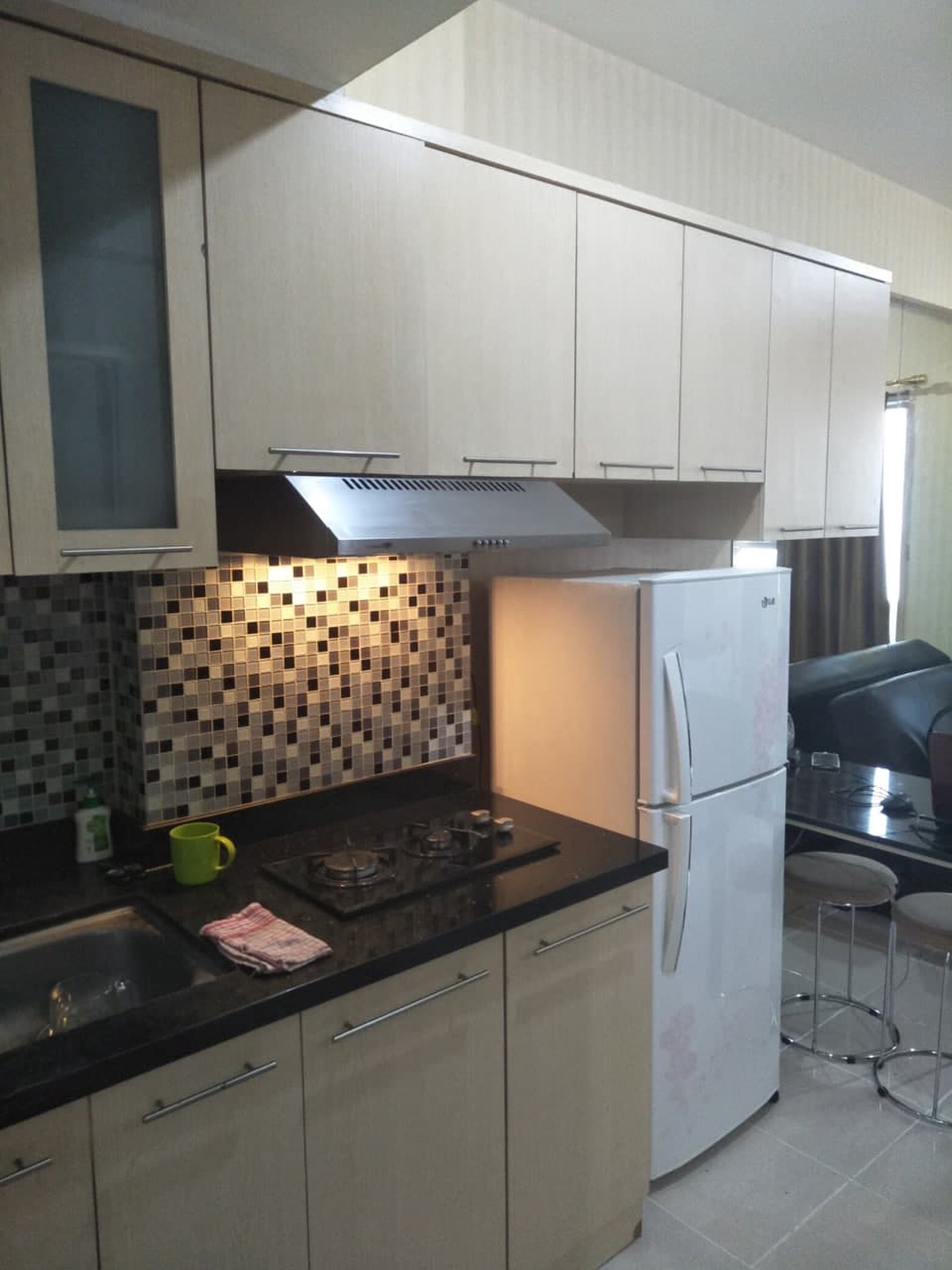 Sewa Apartemen Tower A 2 BR Bulanan dan Tahunan Murah dengan Good View di Puncak Permai Surabaya