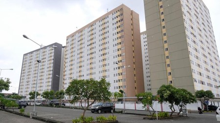 Sewa Apartemen Studio Furnished Murah dengan Good View Berlokasi Strategis di Puncak Permai Tower C, Surabaya