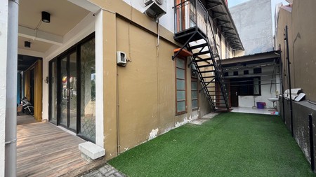 Ruko 2 Lantai di Lokasi Ramai Depan Komplek Besar Cirendeu Cocok untuk Usaha & Kantor