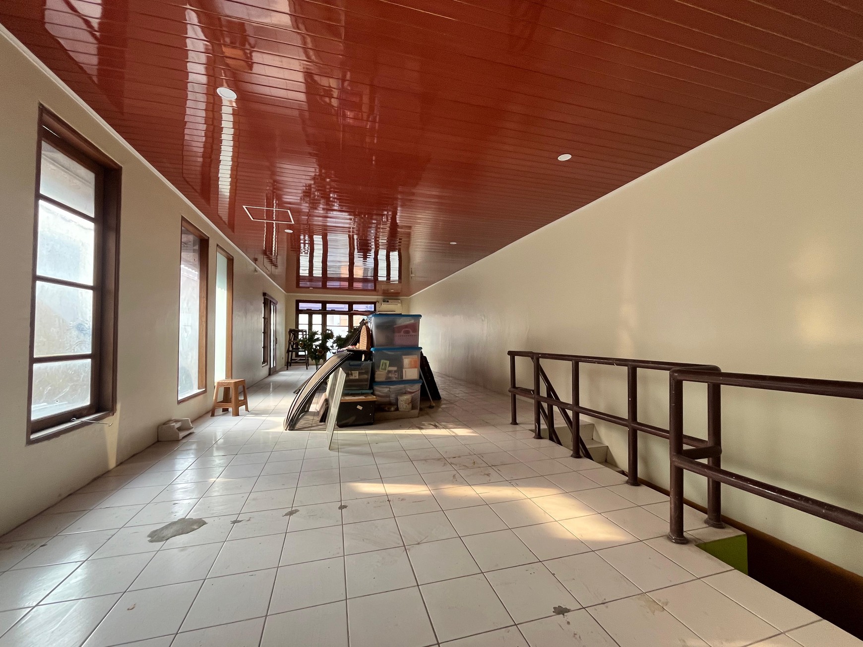 Ruko 2 Lantai di Lokasi Ramai Depan Komplek Besar Cirendeu Cocok untuk Usaha & Kantor