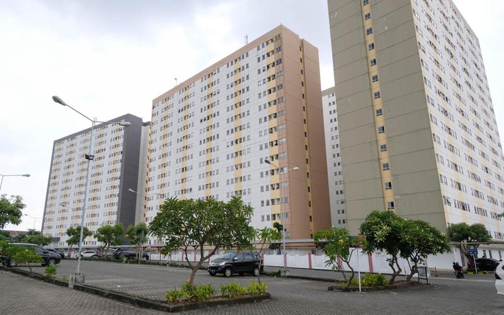Apartemen Sewa Atau Dijual 2 BR Furnished Murah dengan Good View Berlokasi Strategis di Puncak Permai Tower A, Surabaya
