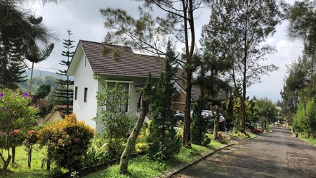 Villa Kota Bunga, Puncak, Cipanas. Rapih terawat, siap menanti Anda untuk momen-momen akhir pekan dan liburan yang penuh kesan