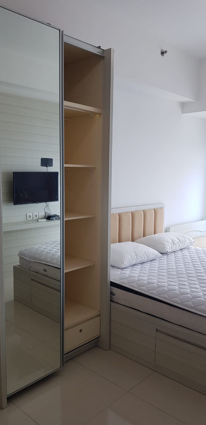 Murah Disewakan Apartemen Anderson Tipe Studio Full Furnished Modern - Lantai 29 - Akses Pakuwon Mall, Ptc, Supermall