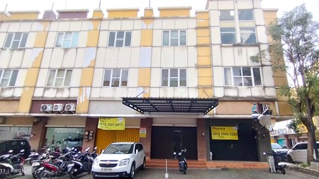 disewa ruko strategis dekat jalan pahlawan seribu golden boulevard bsd city siap huni
