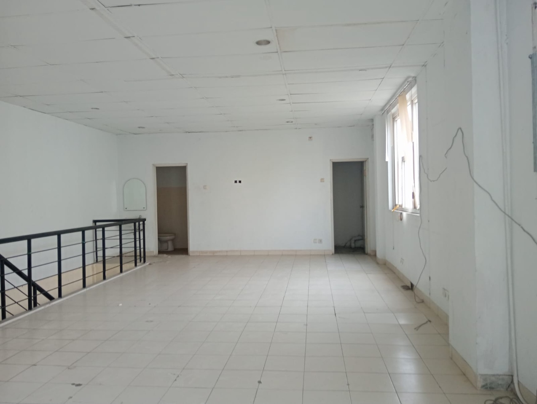 disewa ruko strategis dekat jalan pahlawan seribu golden boulevard bsd city siap huni