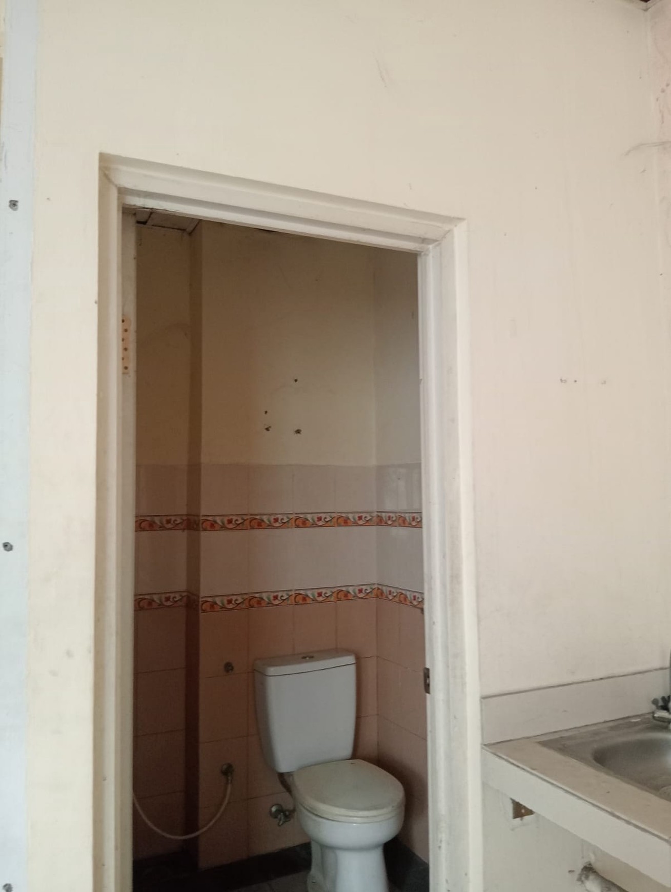 disewa ruko strategis dekat jalan pahlawan seribu golden boulevard bsd city siap huni