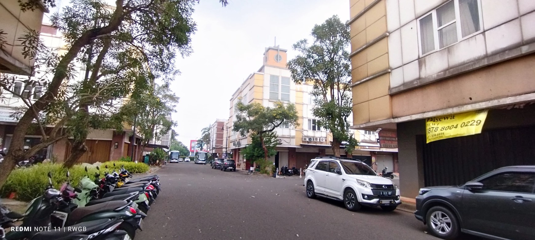 disewa ruko strategis dekat jalan pahlawan seribu golden boulevard bsd city siap huni