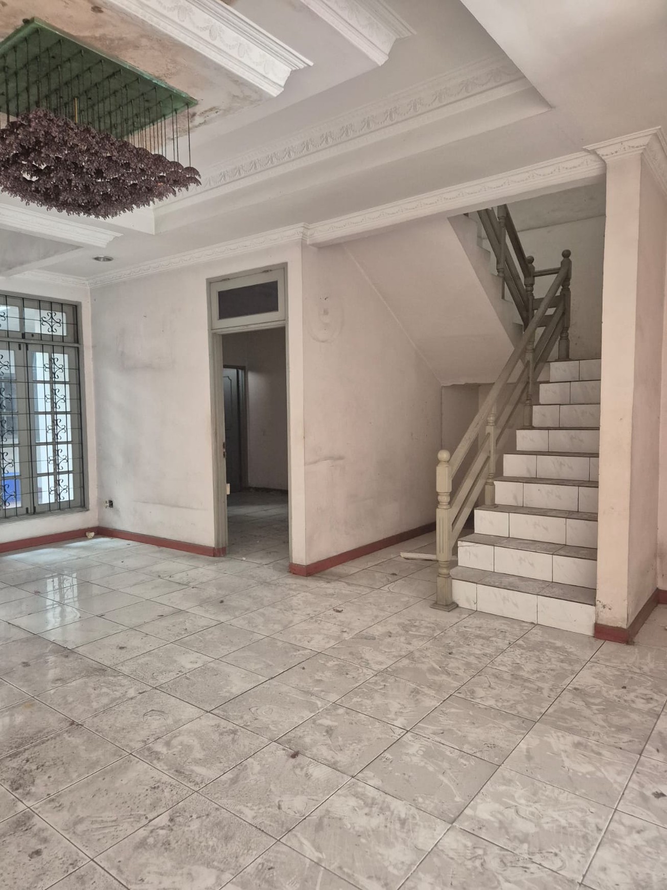 Dijual rumah hitung tanah di lingkungan yang tenang di Cideng, jakarta pusat