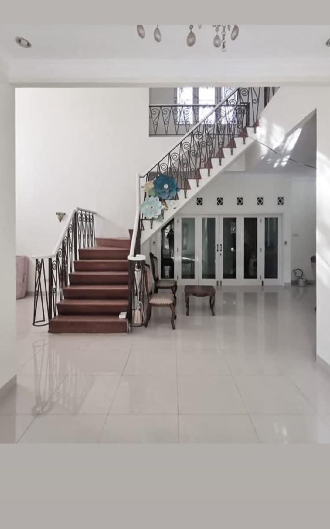 Rumah Cantik, Asri Hijau, Udara Sejuk, Segar, Tenang, Tidak berisik, di Cipayung Jakarta Timur.