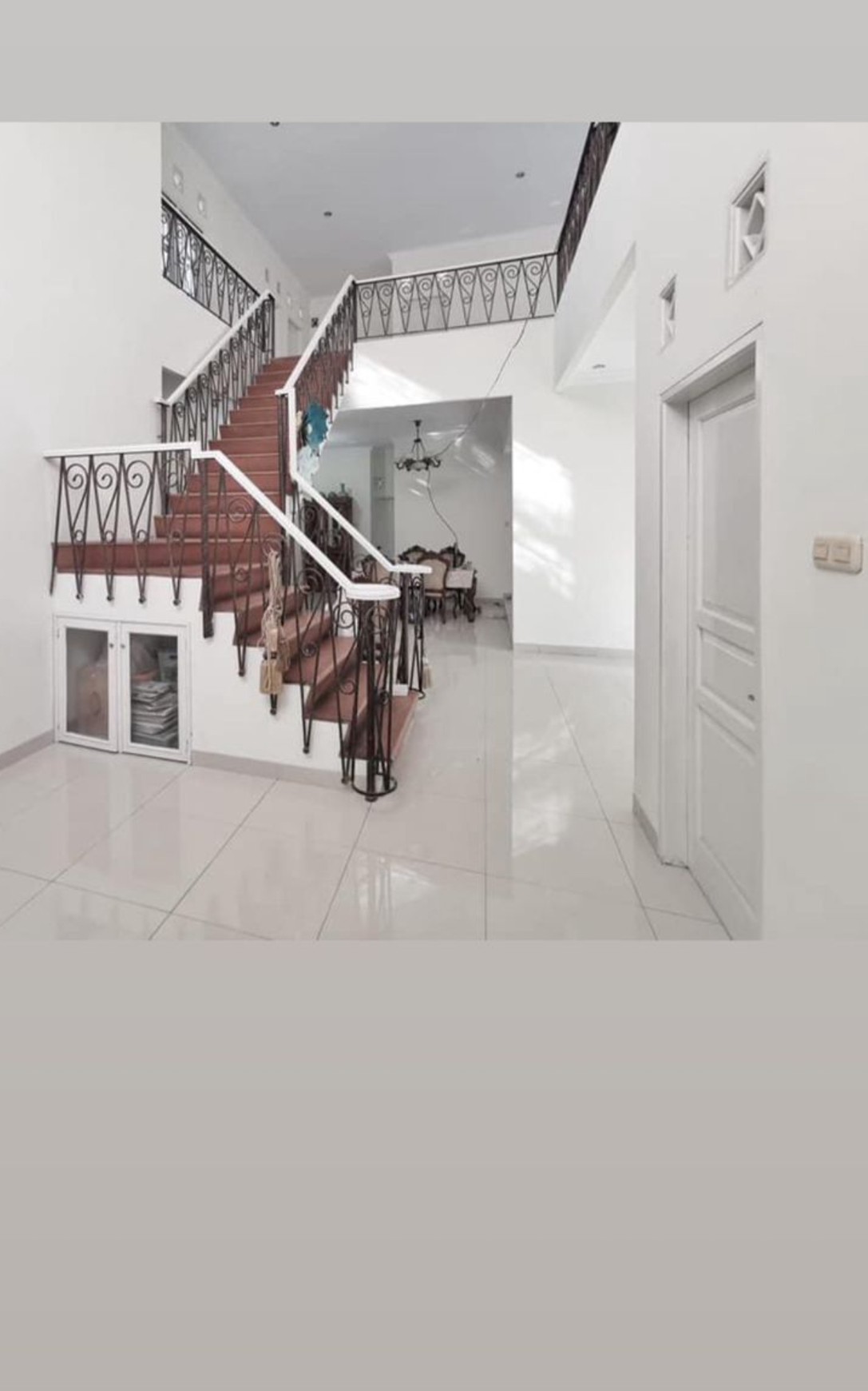 Rumah Cantik, Asri Hijau, Udara Sejuk, Segar, Tenang, Tidak berisik, di Cipayung Jakarta Timur.
