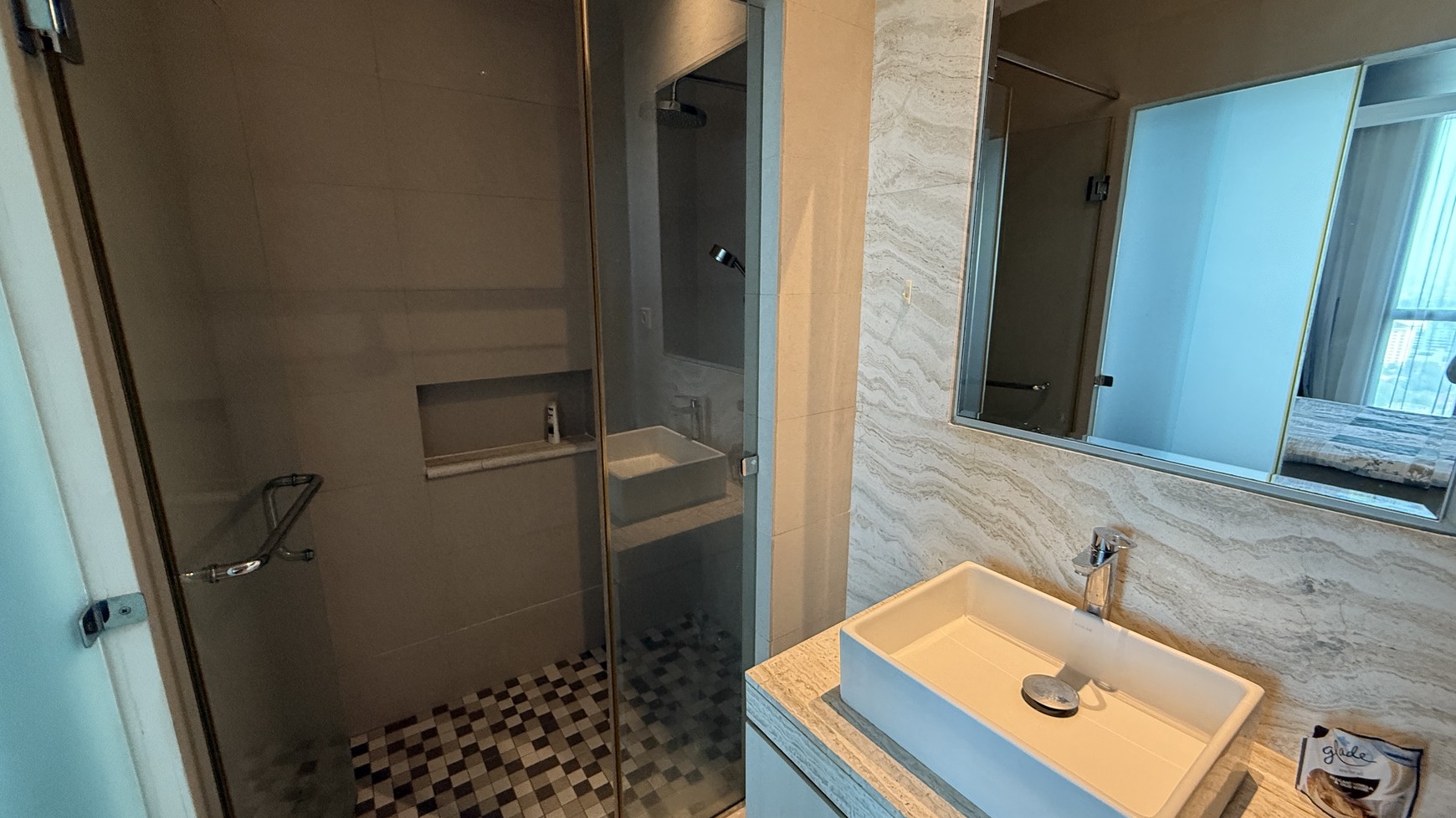 APARTMENT RESIDENCE 8, SENOPATI, JAKARTA SELATAN