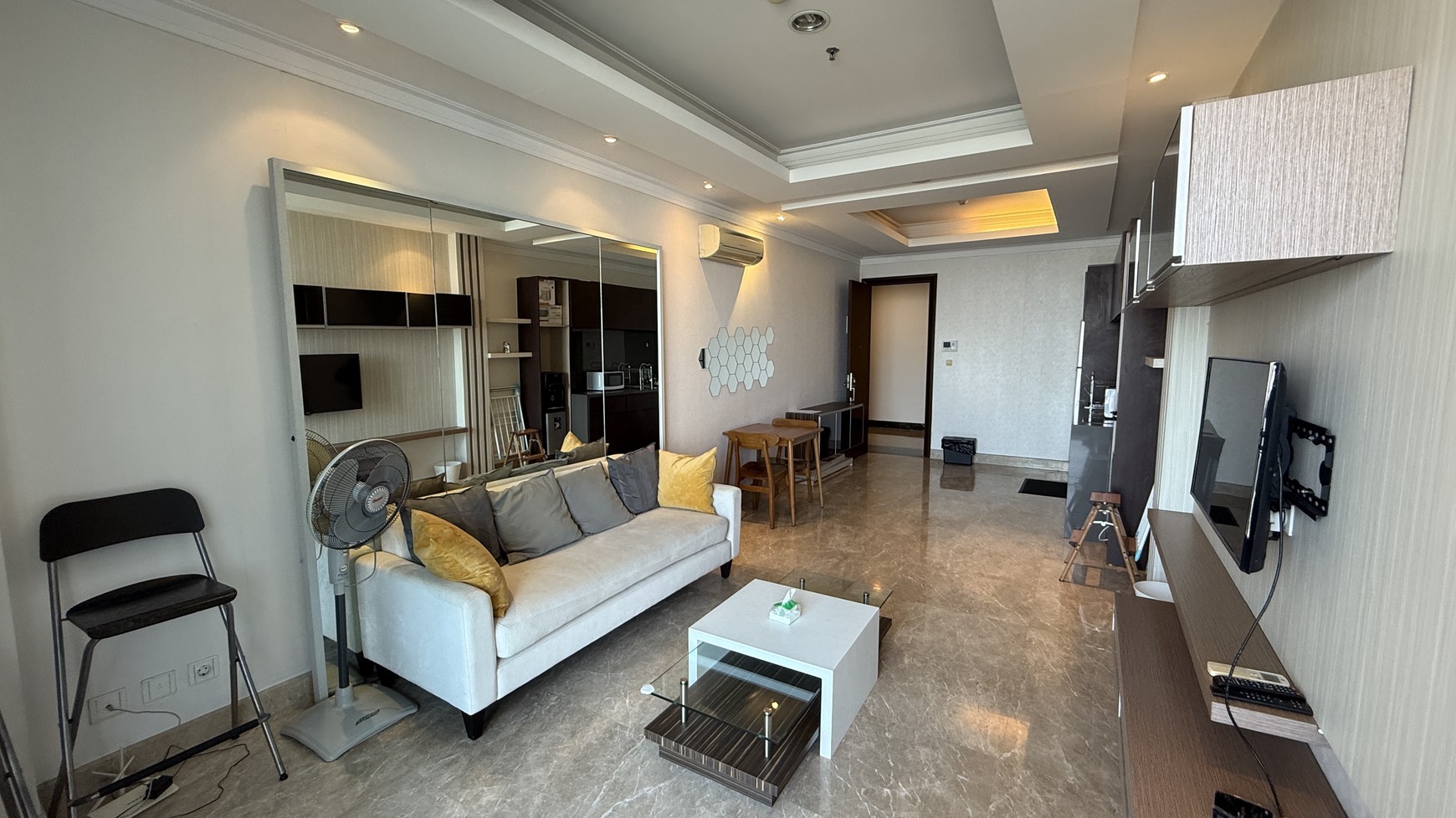 APARTMENT RESIDENCE 8, SENOPATI, JAKARTA SELATAN