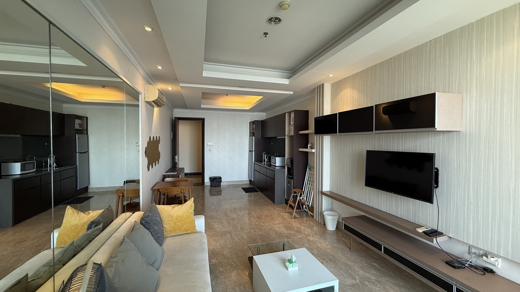 APARTMENT RESIDENCE 8, SENOPATI, JAKARTA SELATAN
