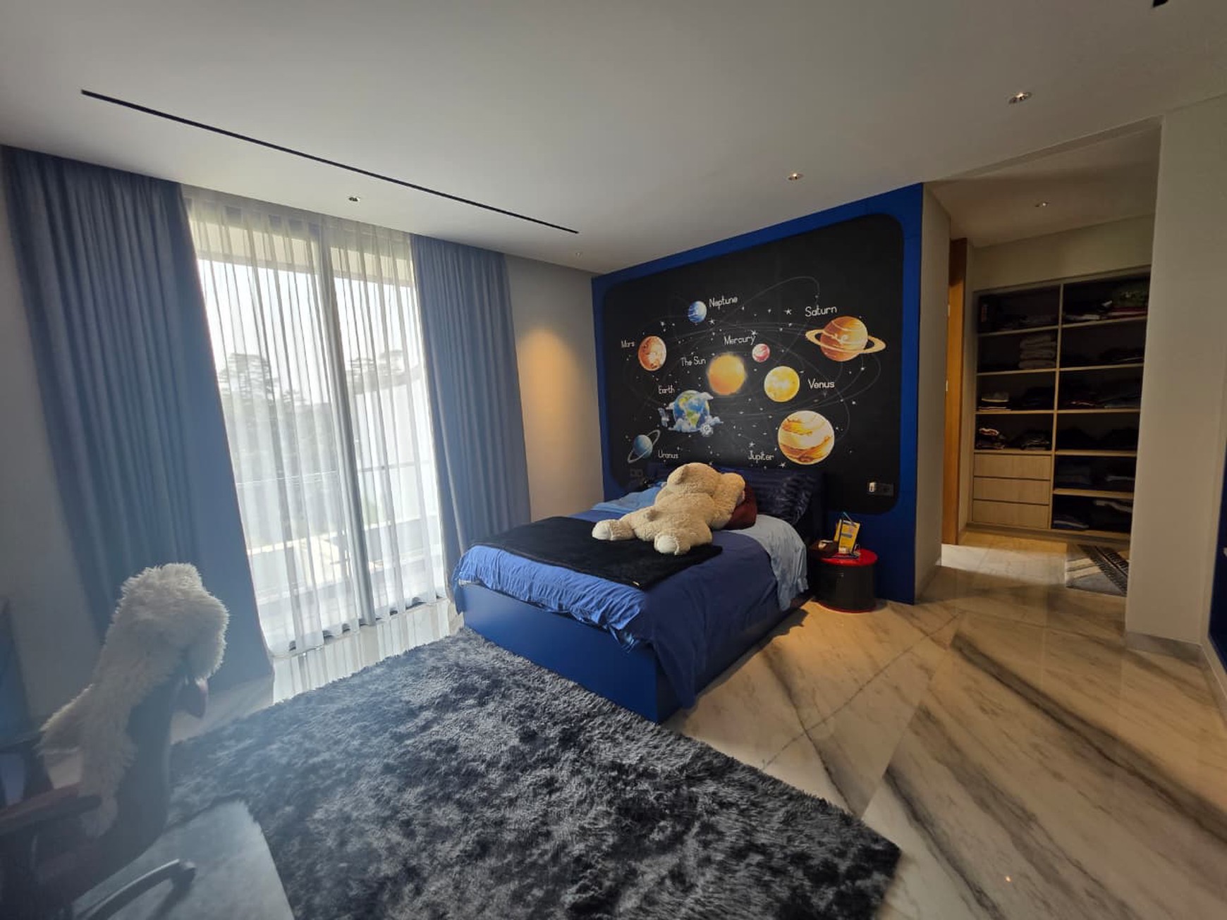 jual rumah mewah salah satu kawasan elite bsd city, telaga golf bsd city, strategis tengah kota asri banyak pepohonan