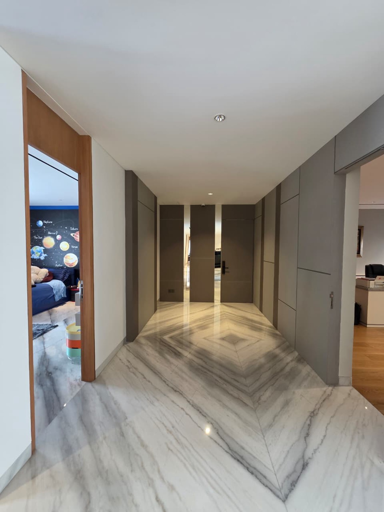 jual rumah mewah salah satu kawasan elite bsd city, telaga golf bsd city, strategis tengah kota asri banyak pepohonan