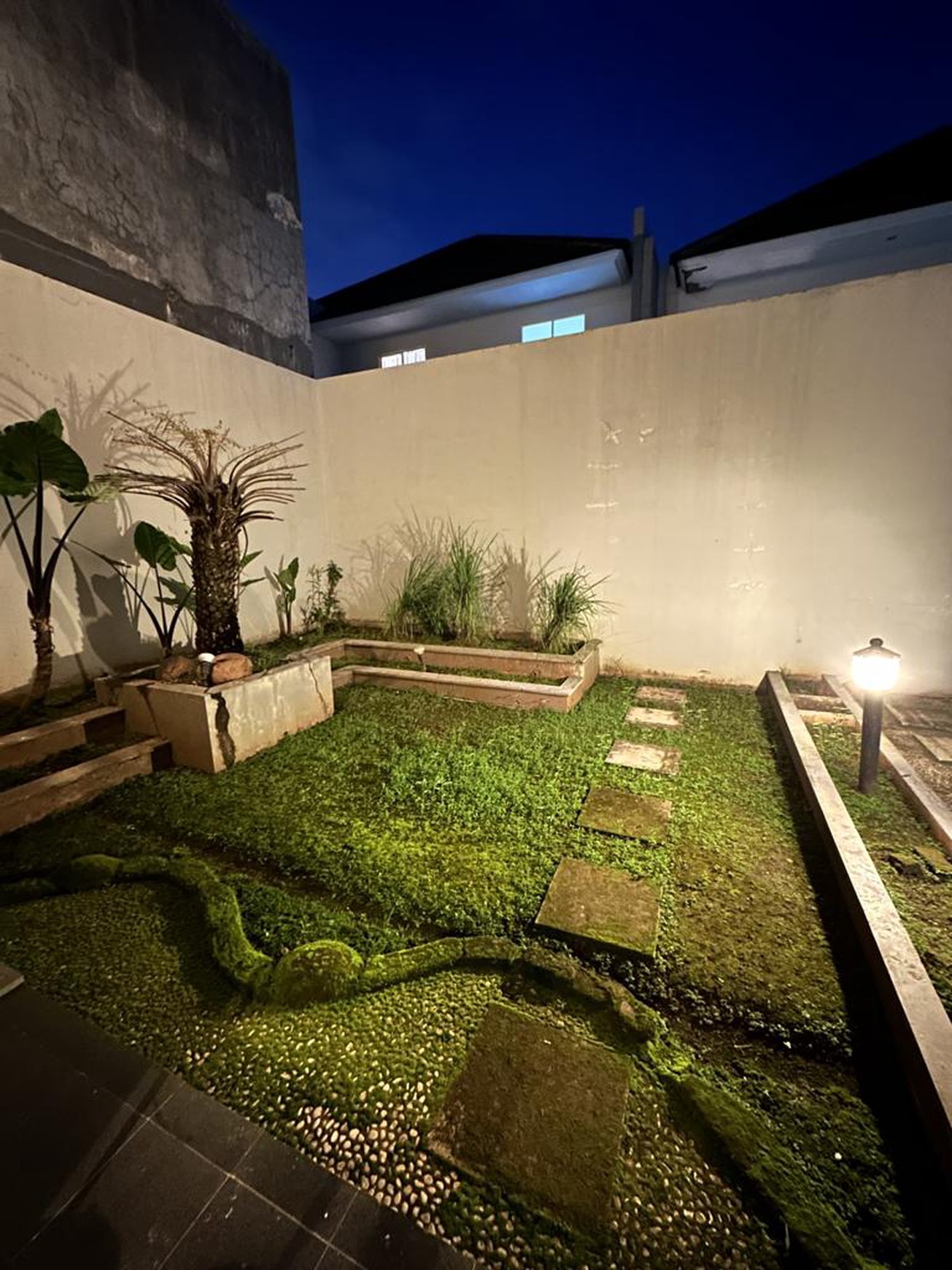 Dijual Cepat Rumah Alam Galaxy Surabaya Barat