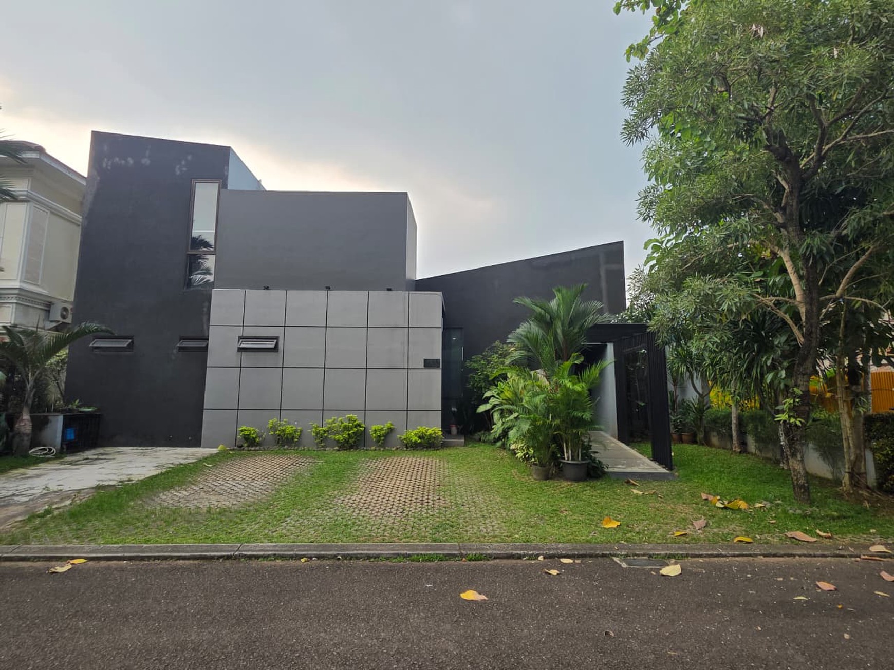 Dijual cepat turun harga dari 8M jadi 7.350 M rumah di Cluster Bellagio The Green BSD City strategis tengah kota dekat toll in dan out bsd city siap huni 