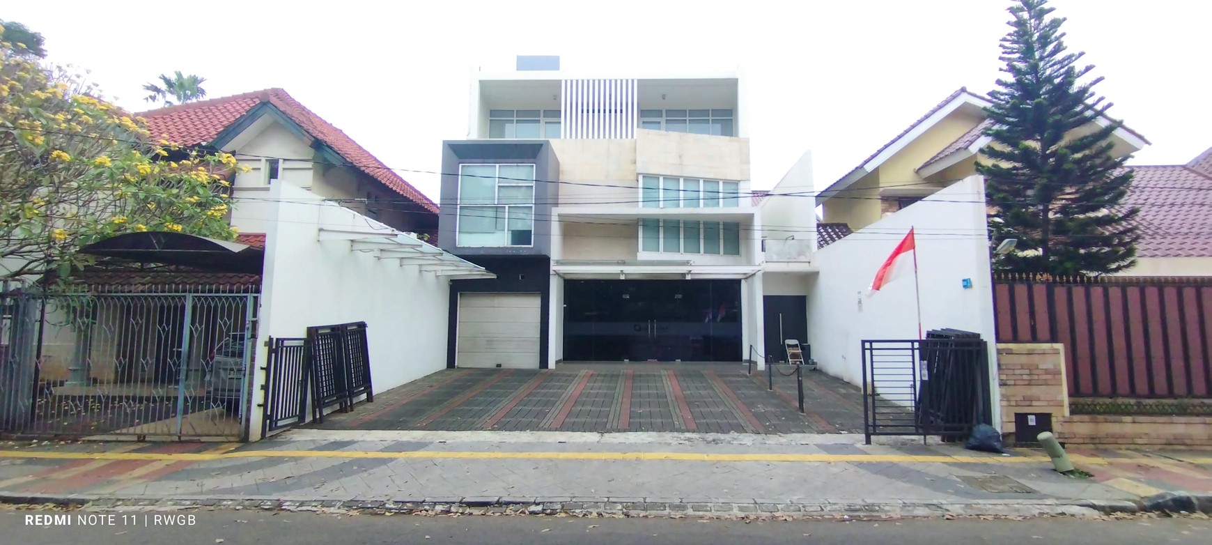 turun harga 12M jadi 11M-an nego Jual Cepat Gedung Kantor anggrek loka bsd city Siap Pakai Rapi Bagus Terawat