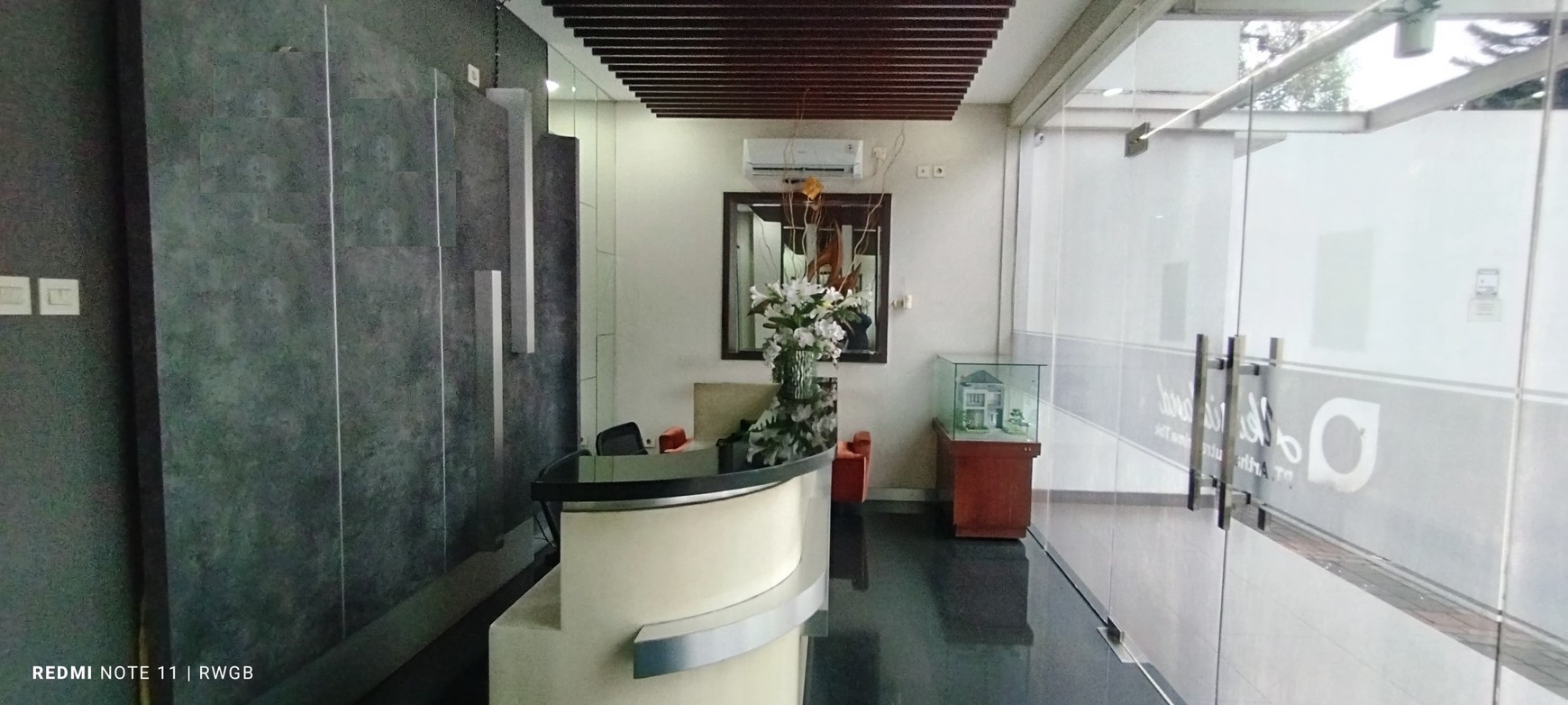 turun harga 12M jadi 11M-an nego Jual Cepat Gedung Kantor anggrek loka bsd city Siap Pakai Rapi Bagus Terawat