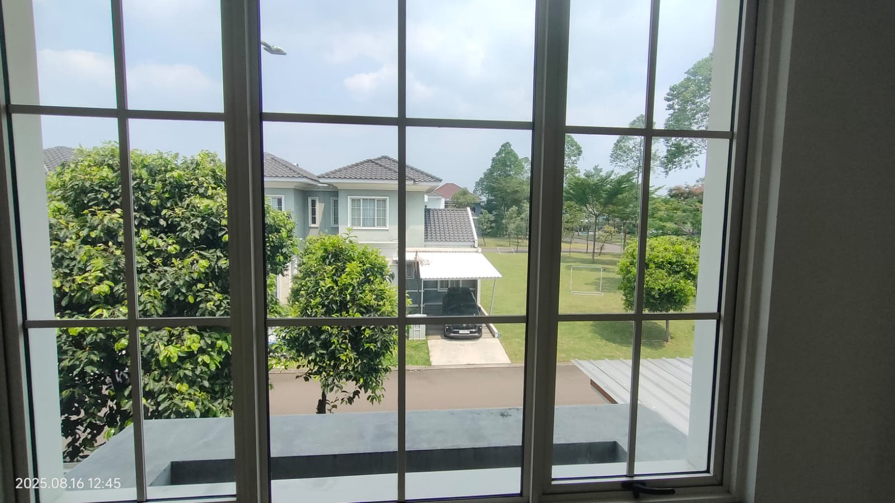 Rumah 2 Lantai di Perumahan Suvarna Sutera Tanggerang