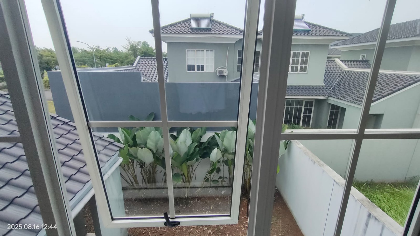 Rumah 2 Lantai di Perumahan Suvarna Sutera Tanggerang