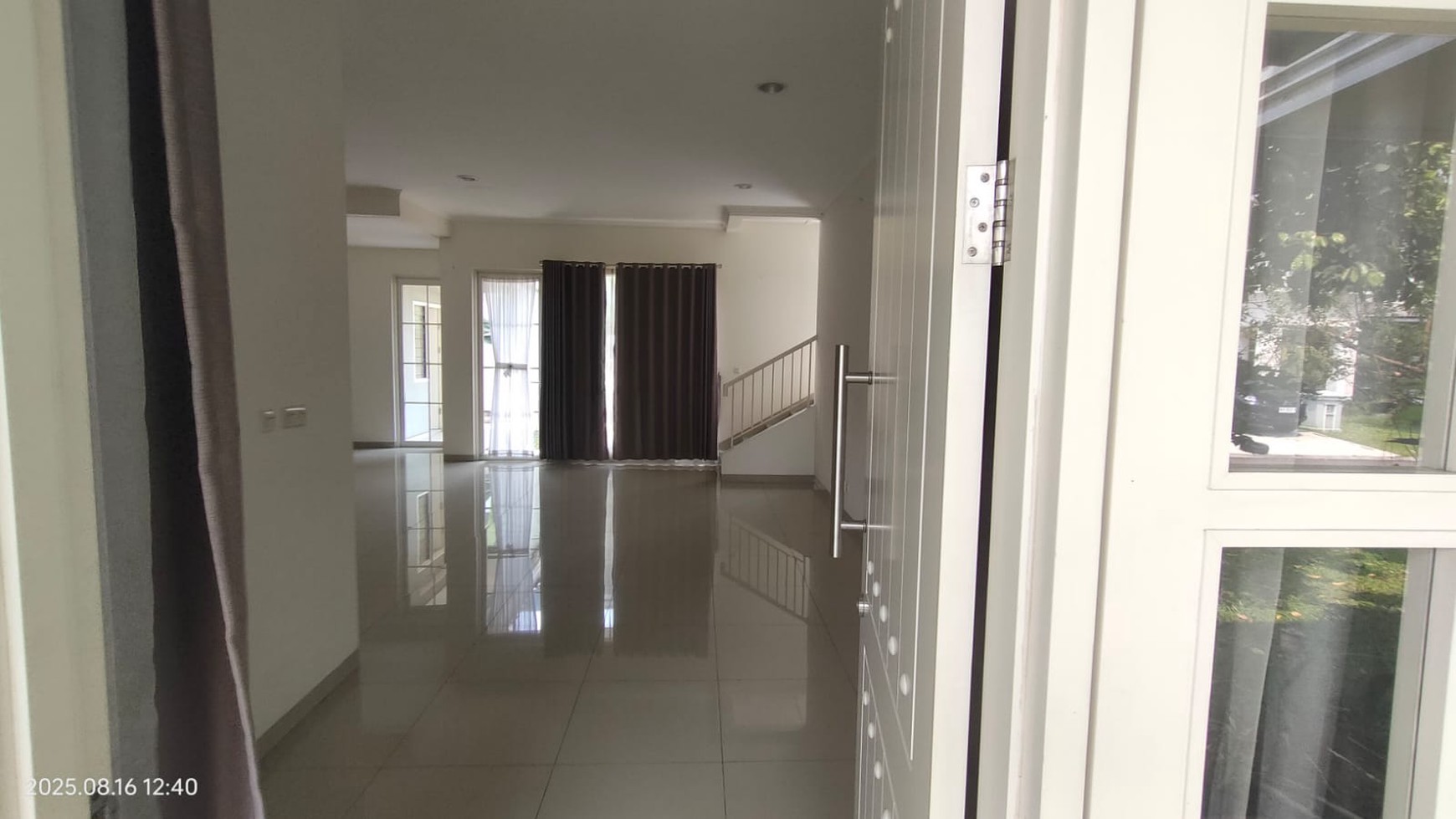 Rumah 2 Lantai di Perumahan Suvarna Sutera Tanggerang