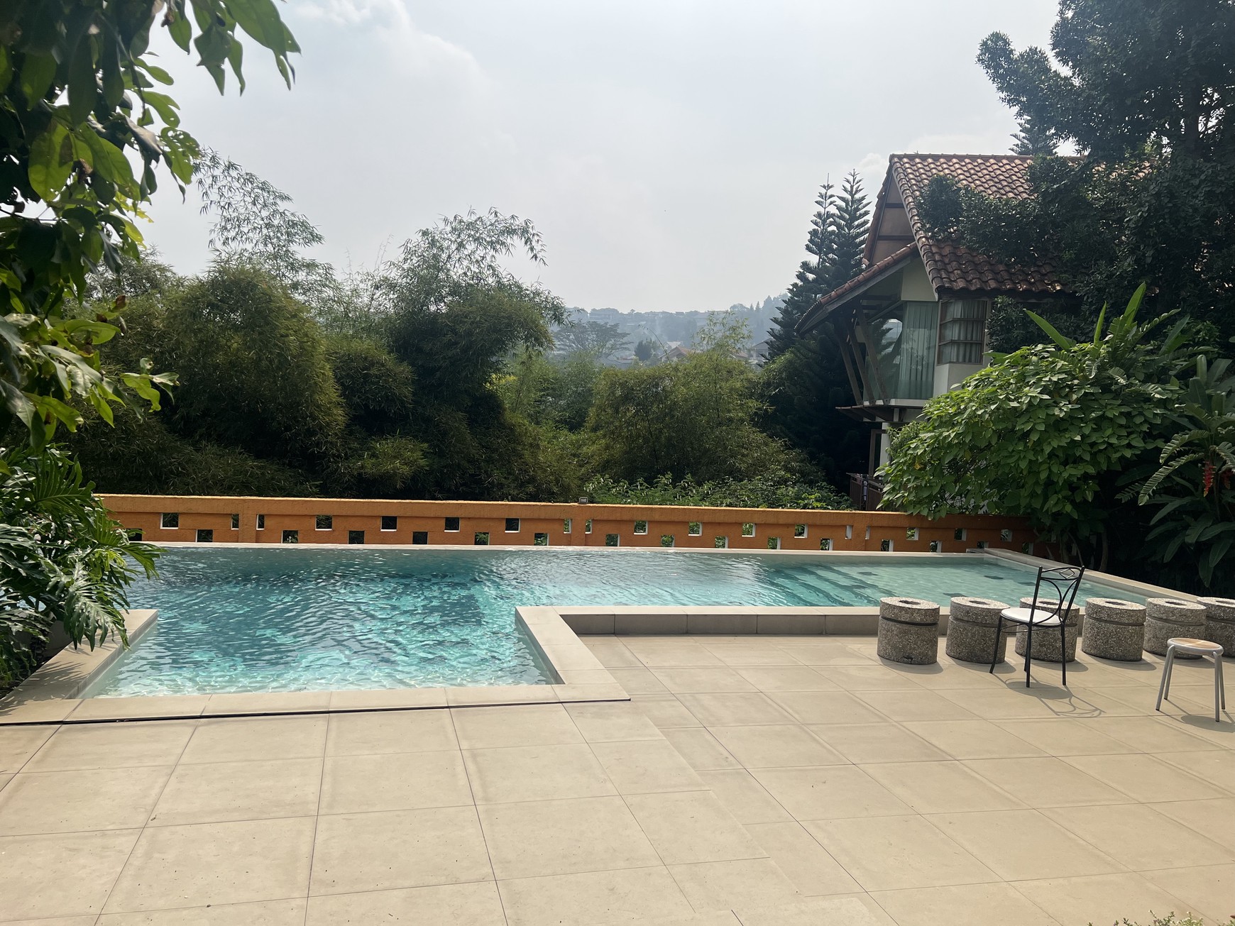 Rumah Hitung Tanah Area Cipete