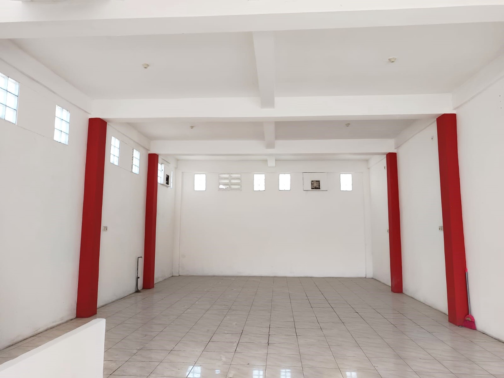 Ruko di Siwalankerto Timur, 2 Lantai, Hadap Timur, Siap Pakai.... Bisa disewakan !!!