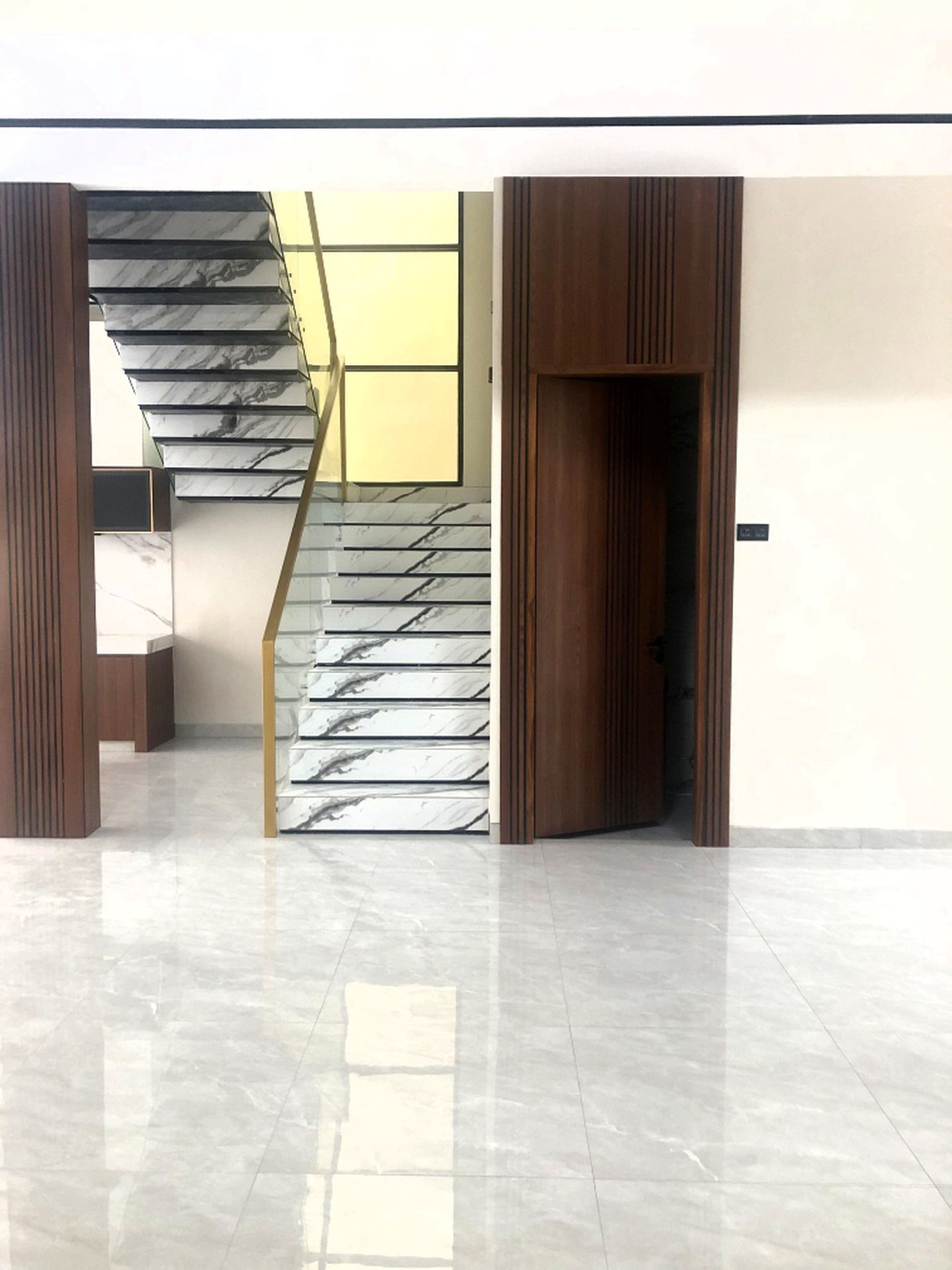 Dijual Rumah Mewah di Kawasan Senen Jakarta Pusat, Dilengkapi Rooftop City View dan Pool