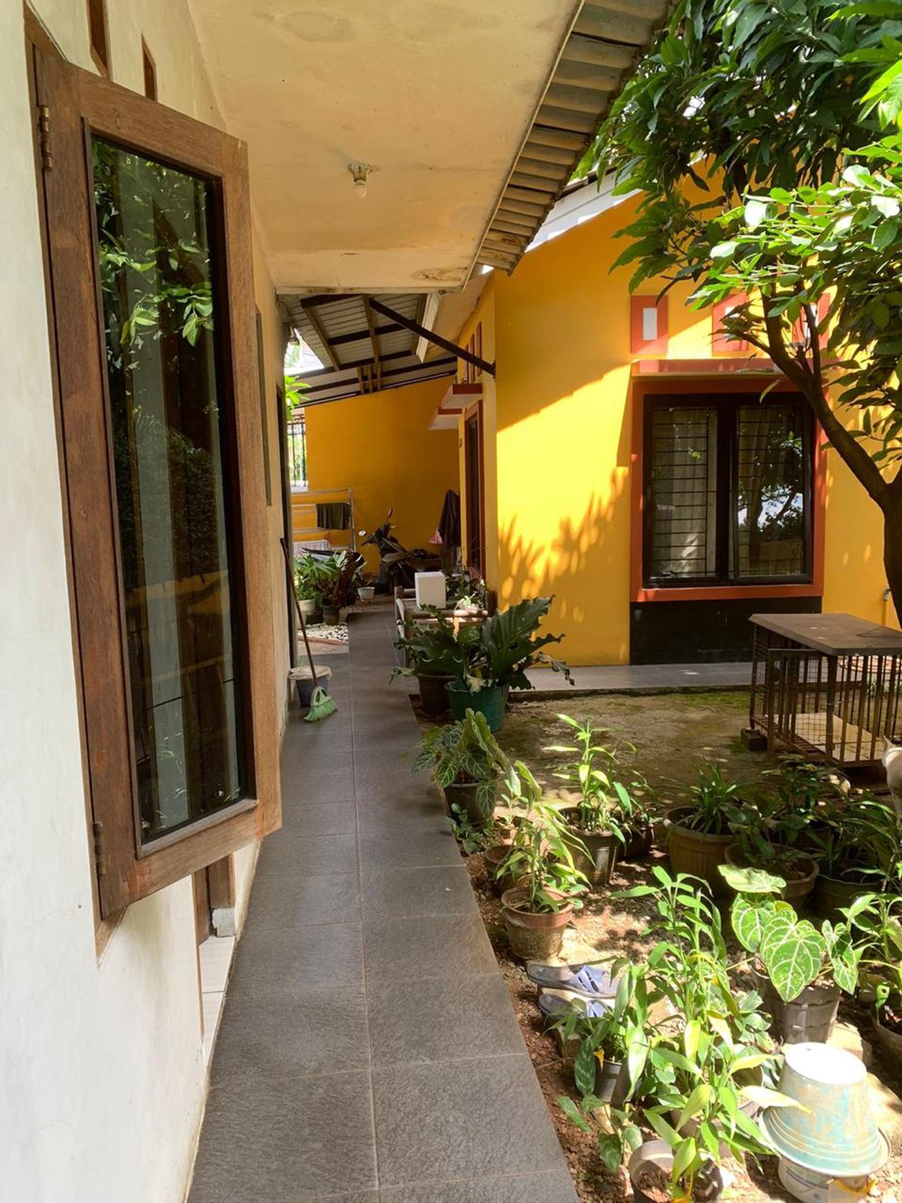 Rumah Siap Huni di Ciputat SHM dengan KT 3 KM 2