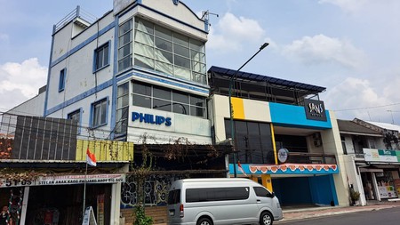 Ruko 3 Lantai Lokasi Strategis Dekat Kawasan Wisata Malioboro Yogyakarta 