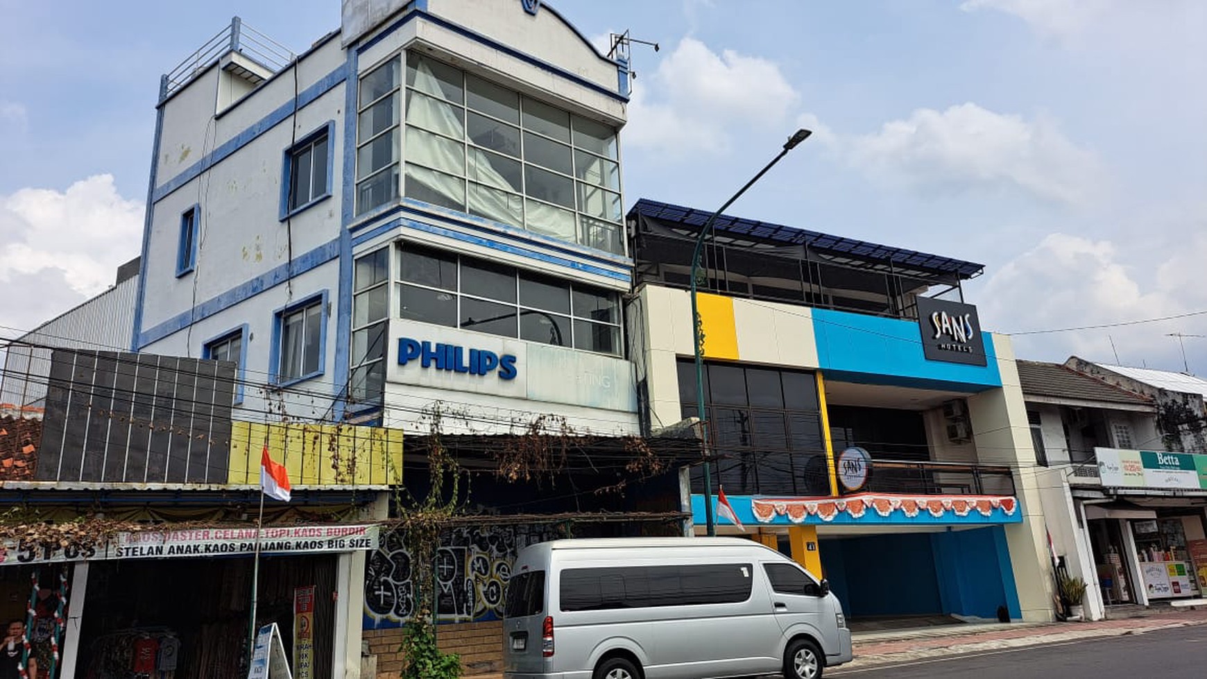 Ruko 3 Lantai Lokasi Strategis Dekat Kawasan Wisata Malioboro Yogyakarta 