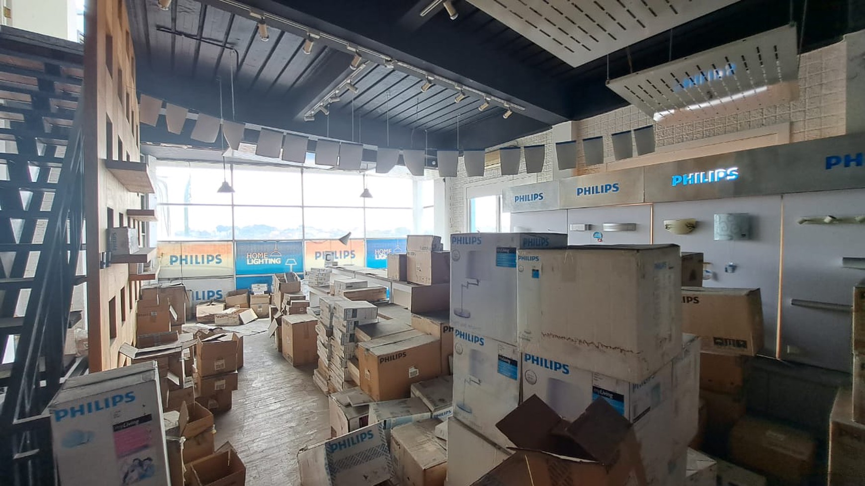 Ruko 3 Lantai Lokasi Strategis Dekat Kawasan Wisata Malioboro Yogyakarta 