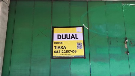Dijual  Ruko 4   - 1 lantai Lokasi Strategis di Gajahan solo