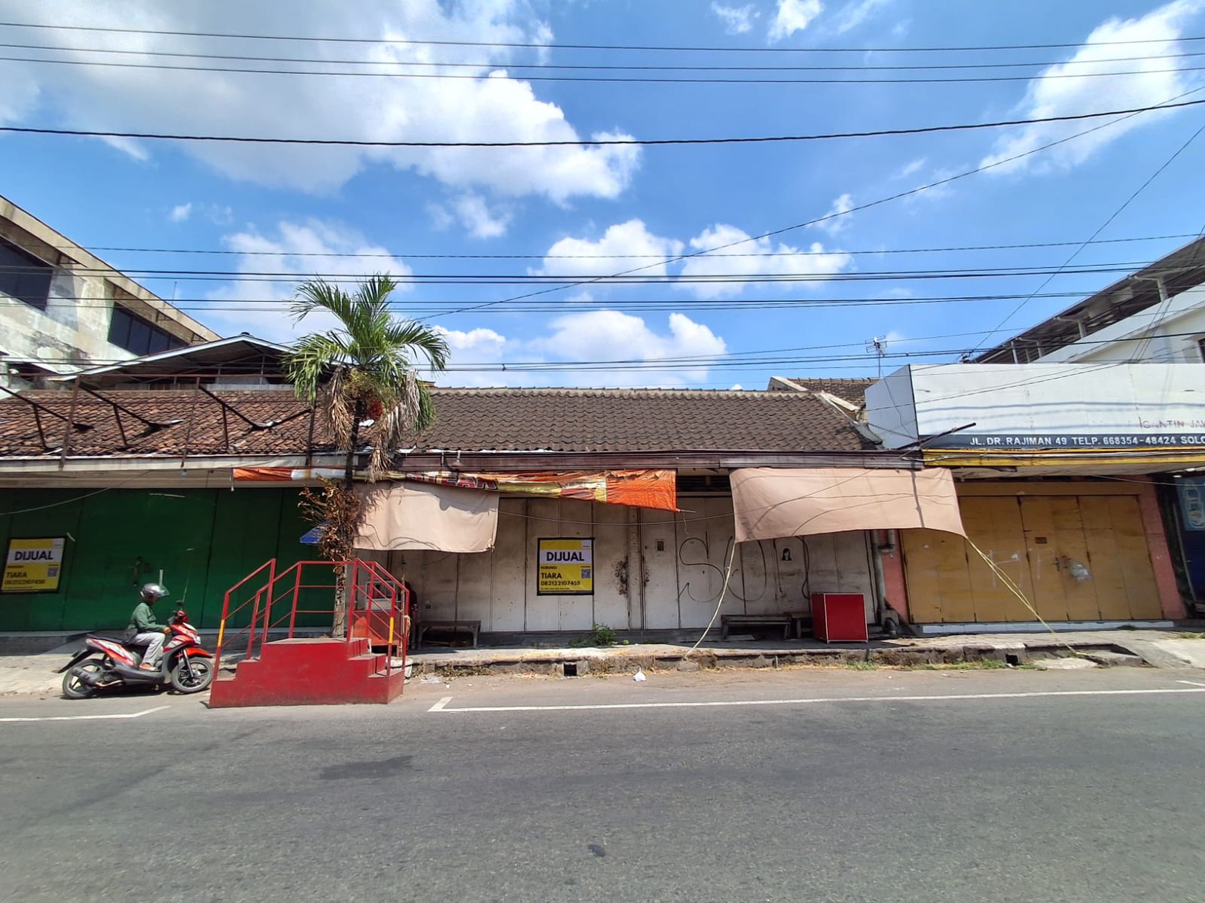 Dijual Ruko 4 - 1 lantai Lokasi Strategis di Gajahan solo