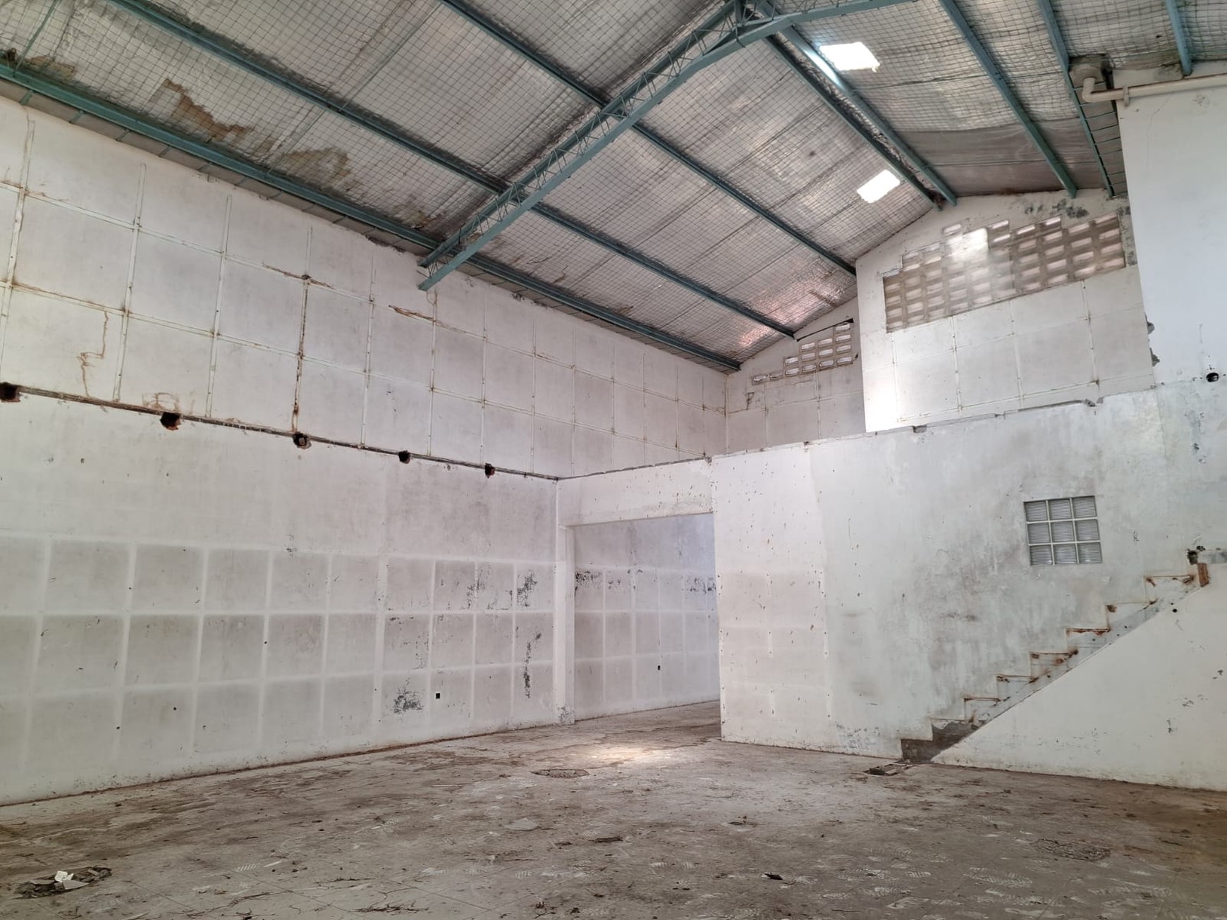 Dijual Ruko 4 - 1 lantai Lokasi Strategis di Gajahan solo