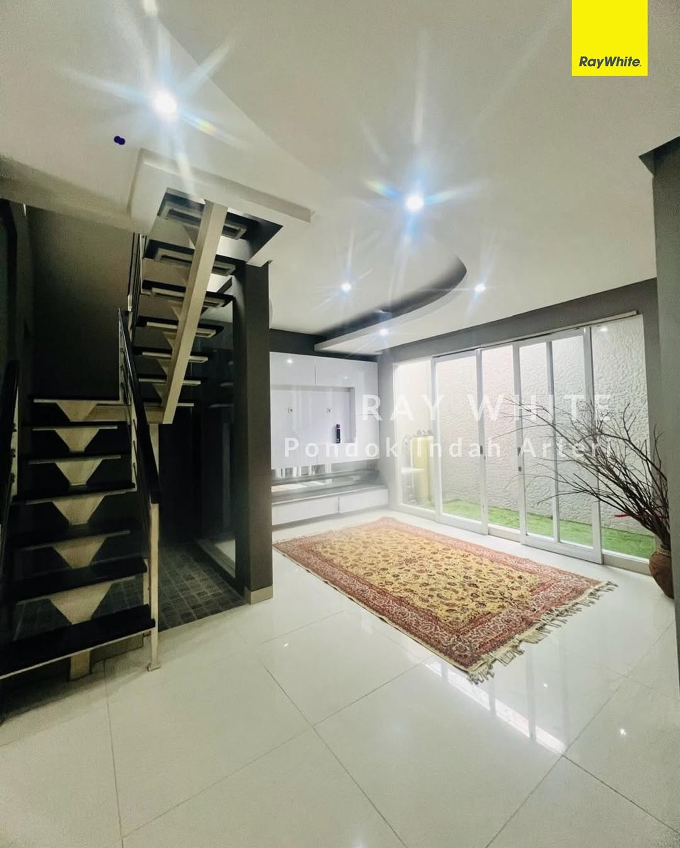 Rumah baru 2 lantai dalam cluster di Jagakarsa