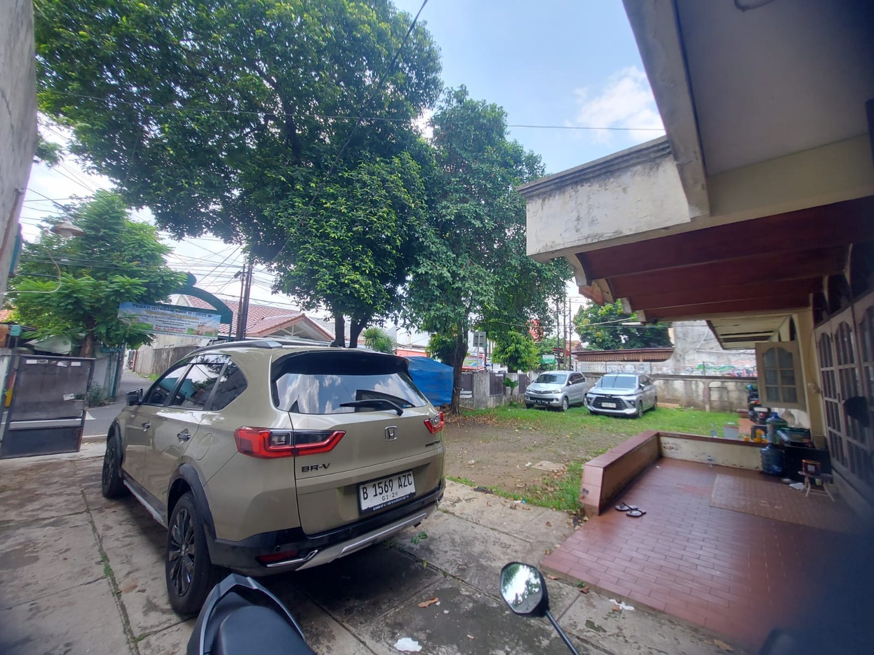 Rumah Siap Huni Lokasi Jakarta Selatan dengan Luas 560 m2 Bangunan 330 m2 SHM