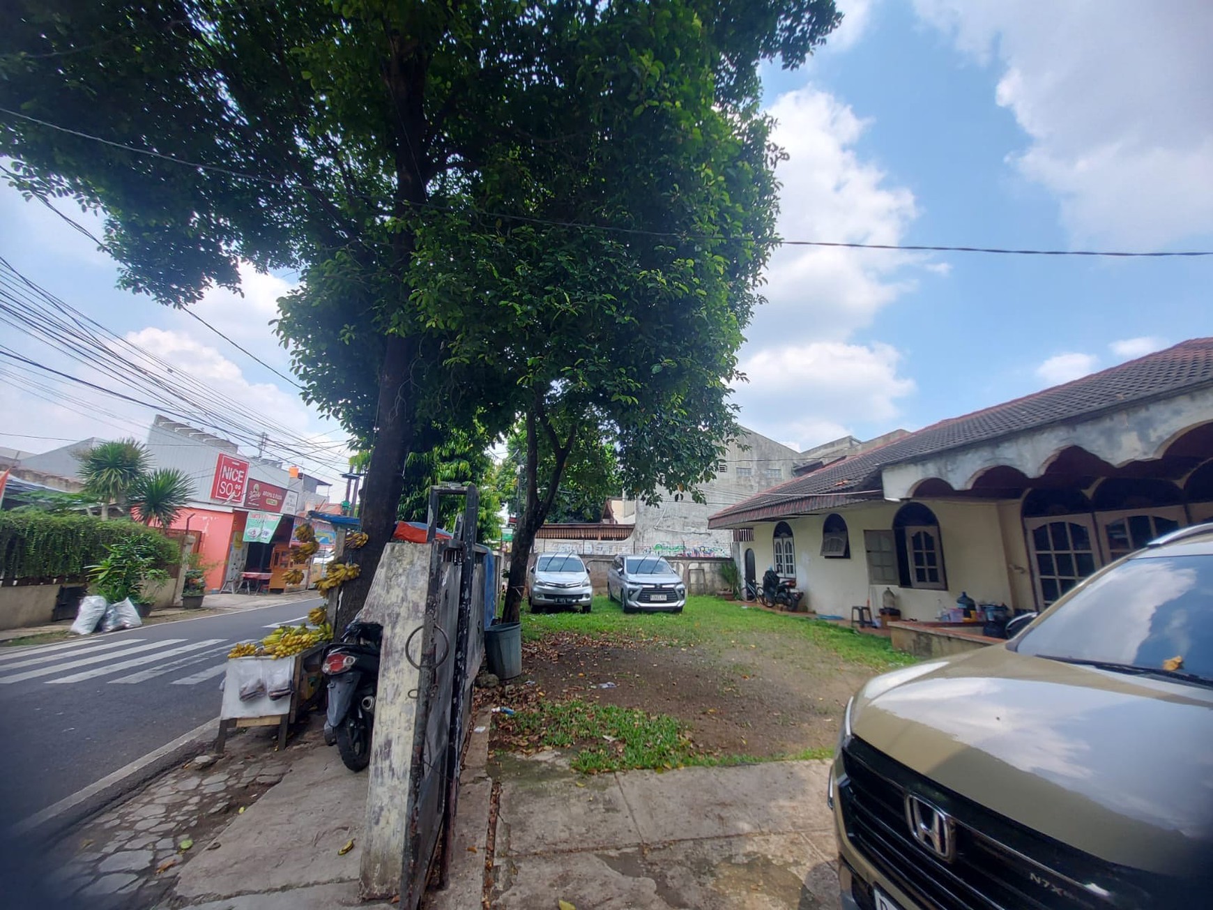 Rumah Siap Huni Lokasi Jakarta Selatan dengan Luas 560 m2 Bangunan 330 m2 SHM