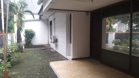 Rumah 1 1/2 Lantai Disewakan di Tebet Jaksel