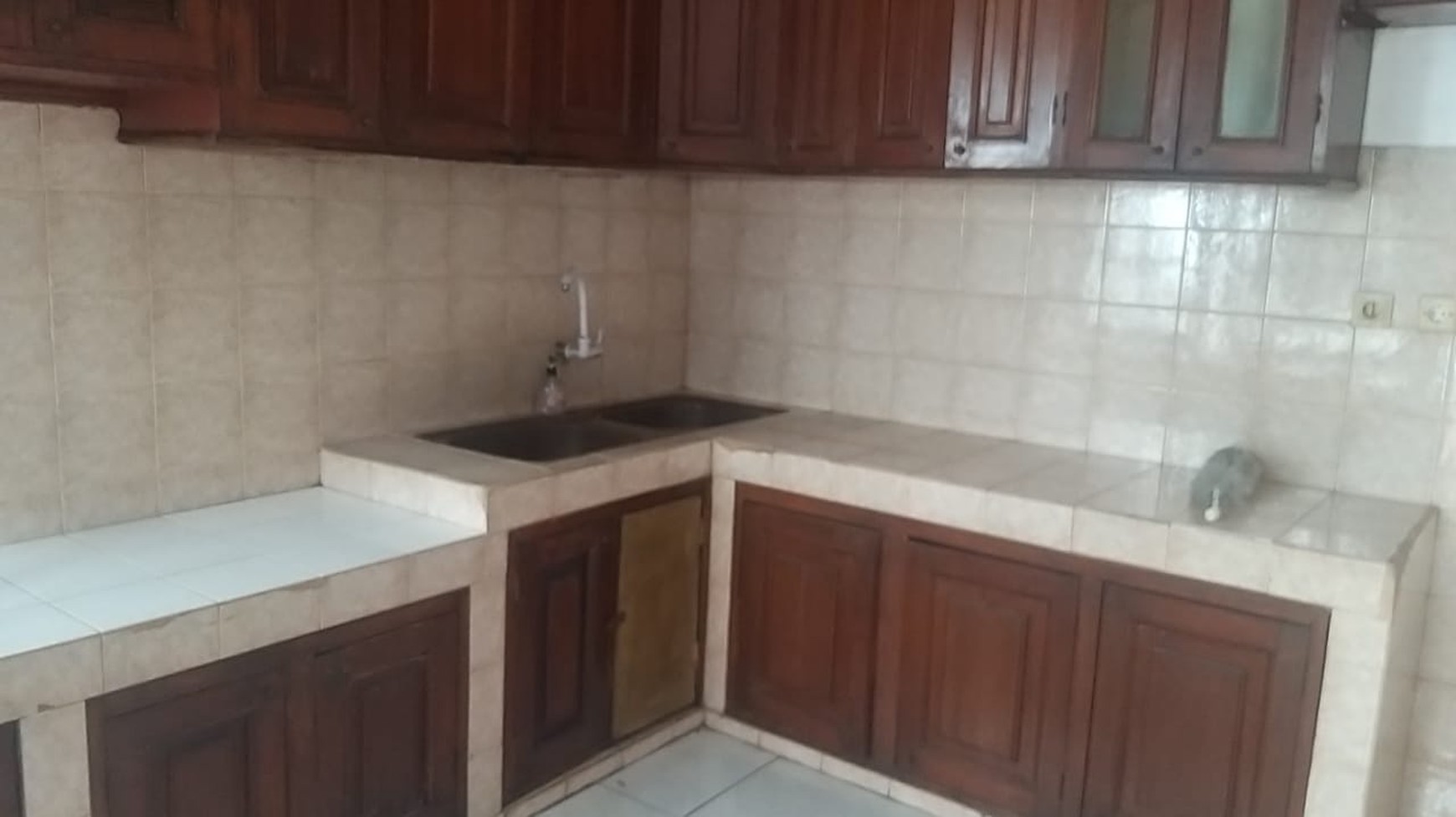 Rumah 1 1/2 Lantai Disewakan di Tebet Jaksel