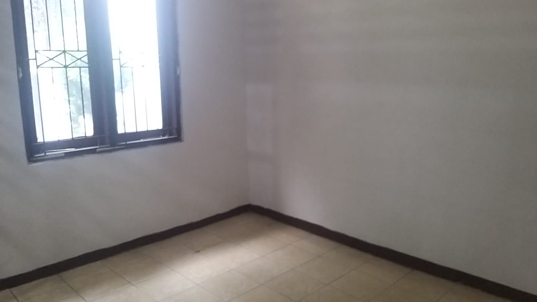 Rumah 1 1/2 Lantai Disewakan di Tebet Jaksel
