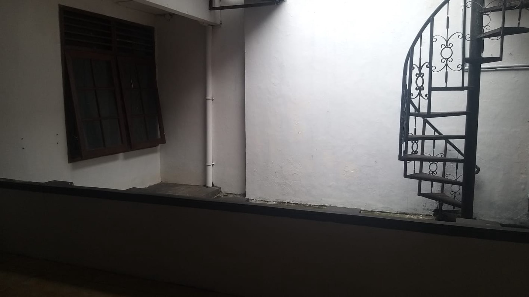 Rumah 1 1/2 Lantai Disewakan di Tebet Jaksel