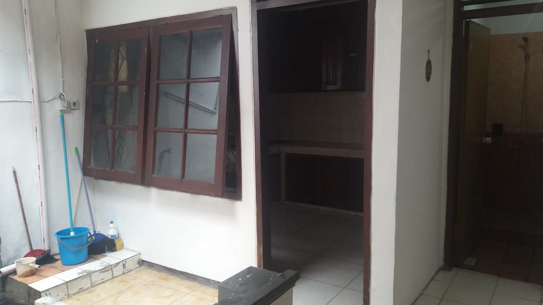 Rumah 1 1/2 Lantai Disewakan di Tebet Jaksel