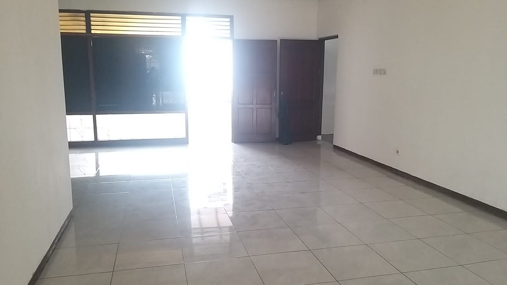 Rumah 1 1/2 Lantai Disewakan di Tebet Jaksel