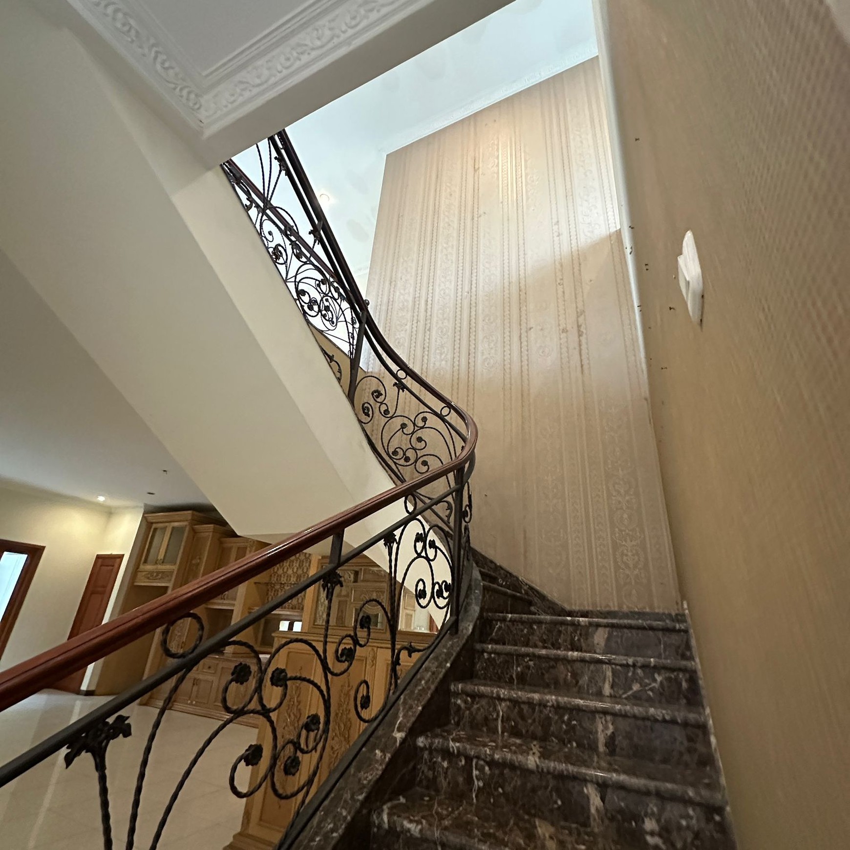 Dijual 400 M2 Rumah Margorejo Indah Surabaya Timur Dekat Raya Jemursari, Plaza Marina, Raya Prapen, Ubaya Tenggilis Mejoyo