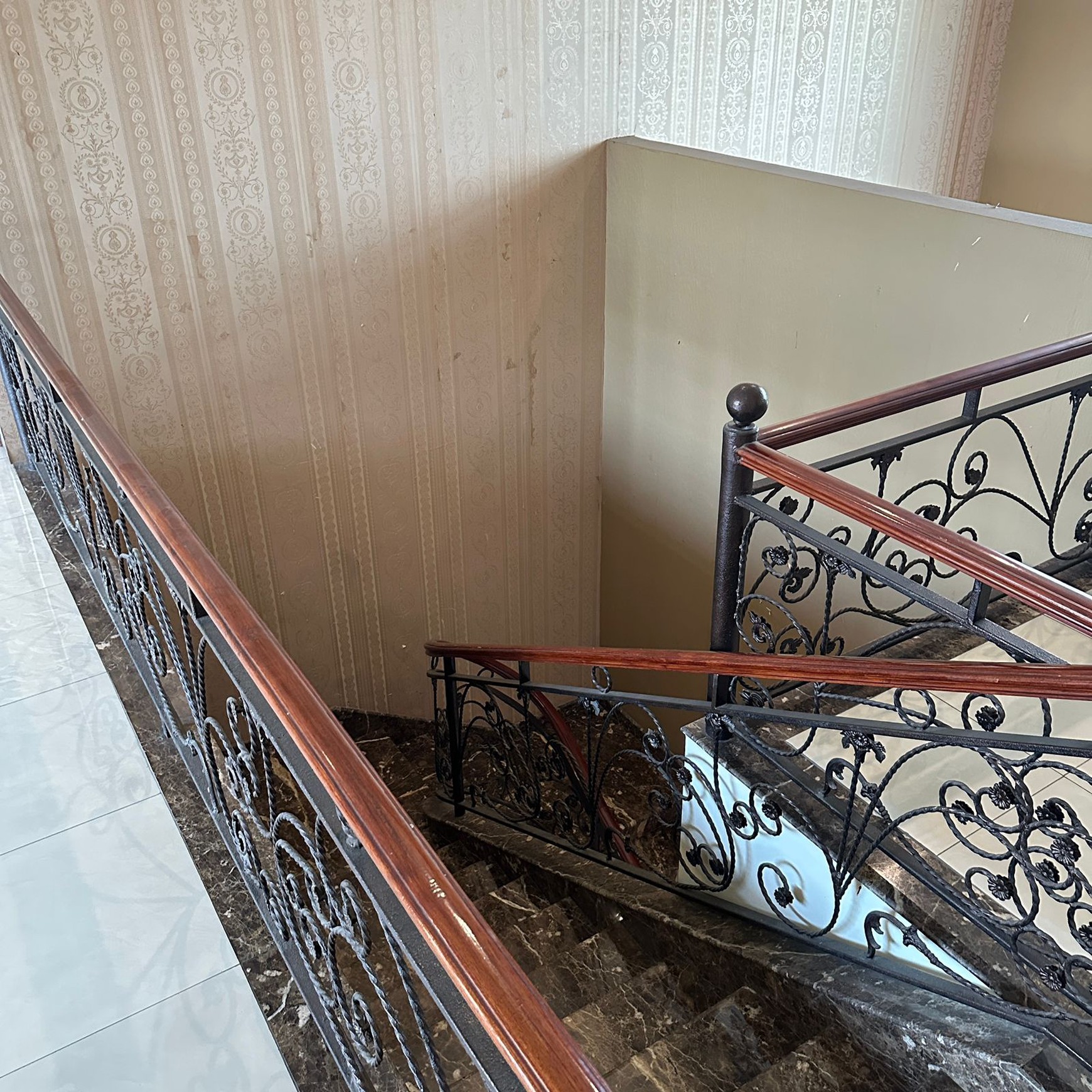 Dijual 400 M2 Rumah Margorejo Indah Surabaya Timur Dekat Raya Jemursari, Plaza Marina, Raya Prapen, Ubaya Tenggilis Mejoyo