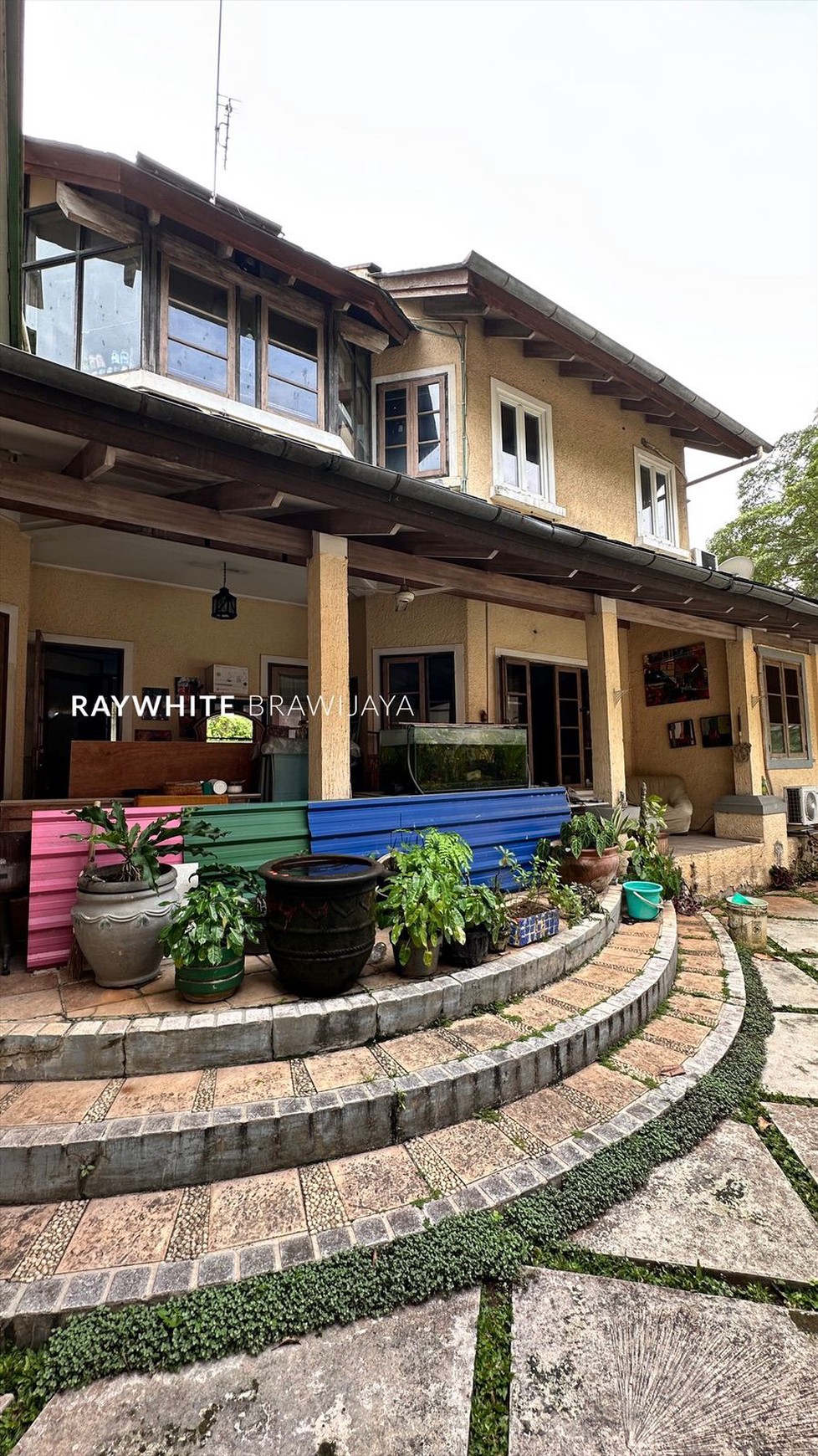 Rumah Area Taman Cirendeu Lokasi Strategis